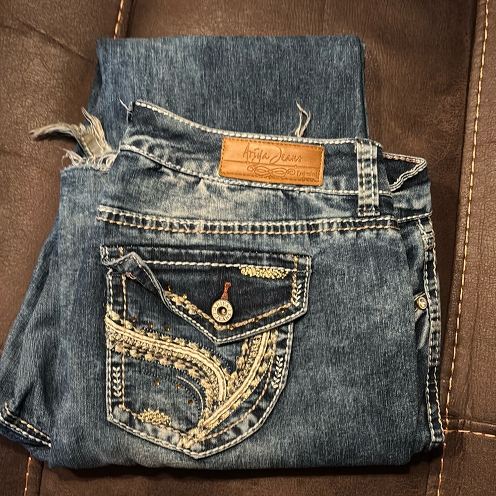 Ariya jeans